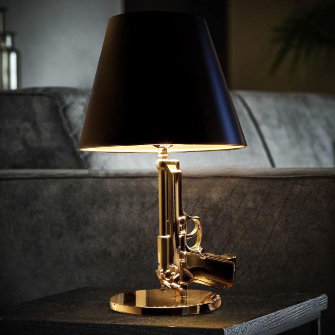 Nageslacht streng Nauwgezet Golden Gun Lamp Replica voor € 63,95 | MegaGadgets